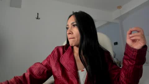 Snapshot of martinaa_roberts chatting on July 2026 12:00:02 PM martinaa_roberts online show from July 2026 12:00:02 PM