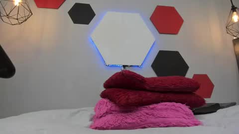 Snapshot of martinaclark chatting on December 2024 10:57:01 AM Martina online show from December 2024 10:57:01 AM