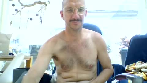 martinadam18 online show from June 2026 11:03:02 AM
