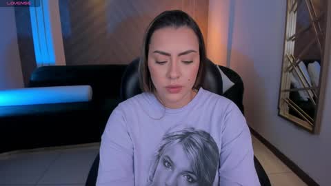 Snapshot of martinnabonnet chatting on January 2025 01:39:01 PM Martinna Bonnet online show from January 2025 01:39:01 PM