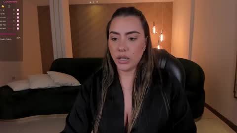 Snapshot of martinnabonnet chatting on February 2025 02:06:02 PM Martinna Bonnet online show from February 2025 02:06:02 PM