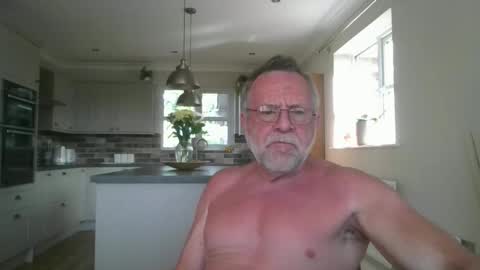 Snapshot of martinrgbxxxx chatting on May 2026 08:00:01 AM martinrgbxxxx online show from May 2026 08:00:01 AM