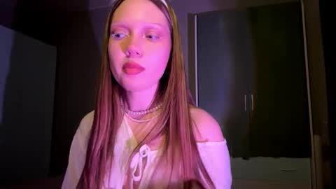 Emily online show from October 2025 08:10:01 PM