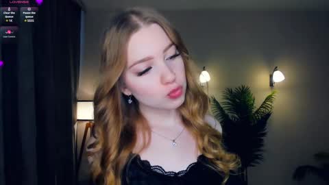Snapshot of mary_hope_u chatting on March 2025 07:10:01 AM Mary online show from March 2025 07:10:01 AM