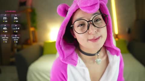 Snapshot of mary_shiota chatting on December 2024 04:13:01 AM HelIo Everyone Im MaryWelcome to my room and lets have a good time together with me online show from December 2024 04:13:01 AM