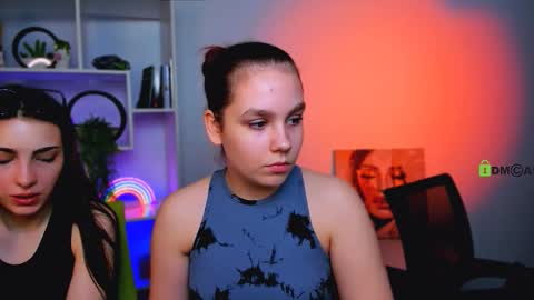 mary skiny online show from March 2026 06:08:01 AM