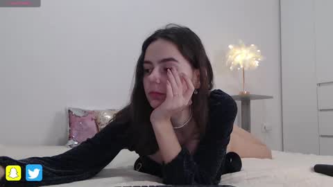 Snapshot of mary_the_queen chatting on February 2025 05:40:01 AM mary_the_queen online show from February 2025 05:40:01 AM