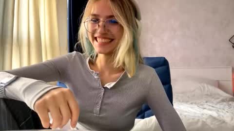 Kira online show from September 2025 12:49:01 PM