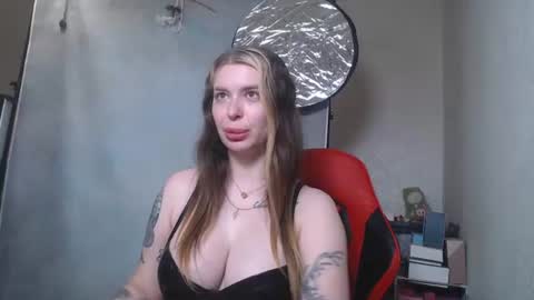 Snapshot of maryh0tlove chatting on July 2026 12:18:02 PM maryh0tlove online show from July 2026 12:18:02 PM