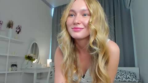 Snapshot of maryjamio chatting on September 2025 10:49:02 AM Hannah 3 online show from September 2025 10:49:02 AM