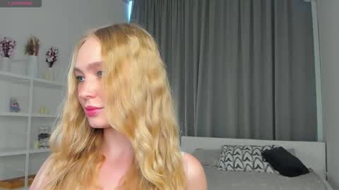 Hannah 3 online show from September 2025 09:01:01 AM