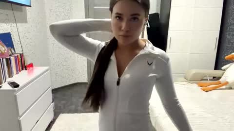 Lola online show from March 2026 04:03:02 PM