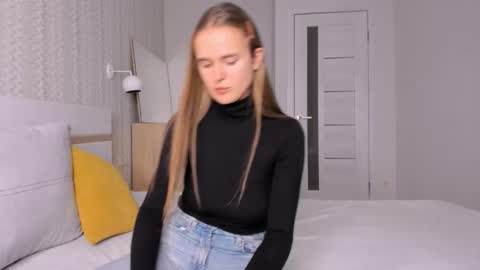 Mari online show from October 2025 09:46:02 AM