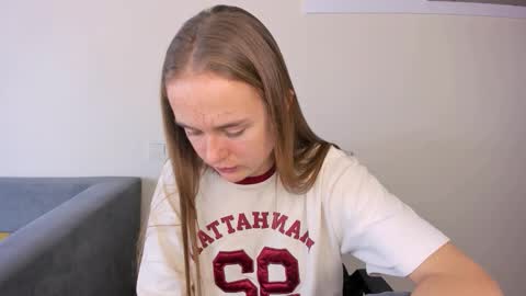 Mari online show from November 2025 09:20:02 AM