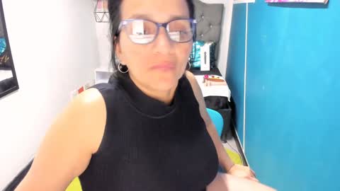 Snapshot of marylinmilf chatting on December 2024 09:02:01 AM Marylin online show from December 2024 09:02:01 AM