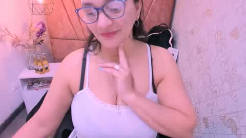 Snapshot of marylinmilf chatting on September 2025 07:47:02 PM Marylin online show from September 2025 07:47:02 PM