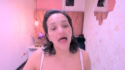 Snapshot of marylinmilf chatting on September 2025 08:38:02 AM Marylin online show from September 2025 08:38:02 AM