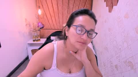 Snapshot of marylinmilf chatting on September 2025 08:20:02 AM Marylin online show from September 2025 08:20:02 AM