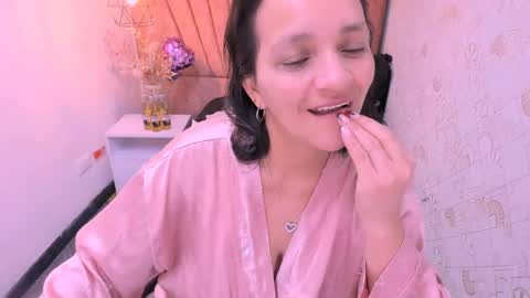 Snapshot of marylinmilf chatting on October 2025 08:02:02 AM Marylin online show from October 2025 08:02:02 AM