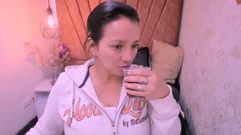 Snapshot of marylinmilf chatting on October 2025 08:09:02 PM Marylin online show from October 2025 08:09:02 PM