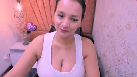 Snapshot of marylinmilf chatting on October 2025 10:10:02 PM Marylin online show from October 2025 10:10:02 PM