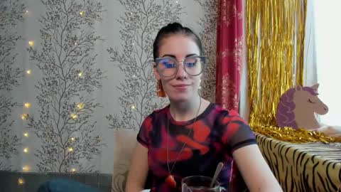 Mary Lou online show from January 2025 08:25:01 AM