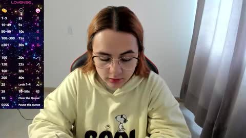 Dulce Maria online show from November 2025 02:40:02 PM