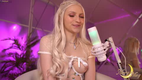 Snapshot of marylunamay chatting on February 2025 04:48:02 AM Mary online show from February 2025 04:48:02 AM