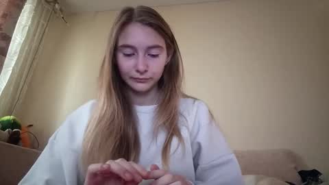 Hi My name is Elina Im 18 years old. online show from September 2025 05:53:02 AM