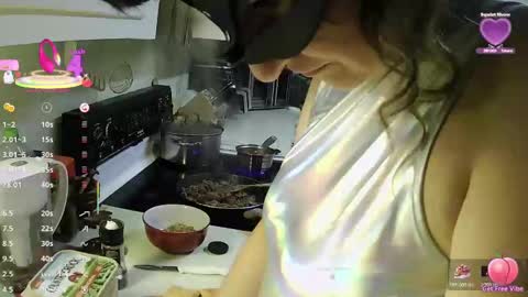 marynka21 online show from October 2025 08:43:02 PM