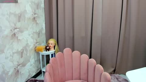 Luucy UTC1 Mon Tue Wed Thu Fri 0500-1130 online show from October 2025 02:45:02 AM