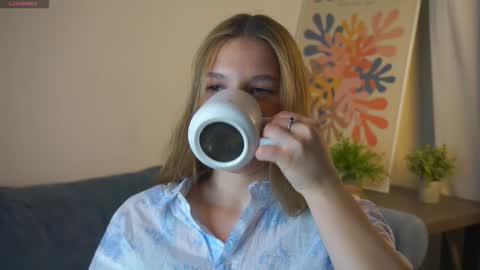 Sunny online show from February 2026 09:00:02 PM