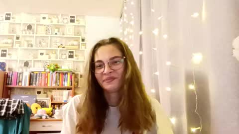 Kelly online show from March 2026 12:08:01 PM