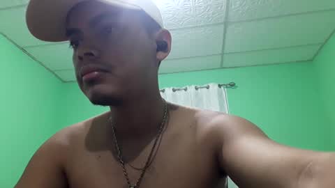 Snapshot of maserati120 chatting on February 2025 01:47:02 AM Max online show from February 2025 01:47:02 AM