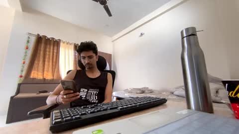 Snapshot of maskboyz2004 chatting on February 2025 04:48:01 AM Mask Boy online show from February 2025 04:48:01 AM
