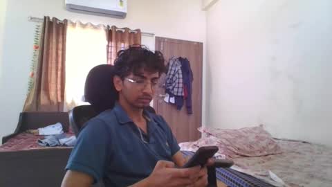 Snapshot of maskboyz2004 chatting on September 2025 04:36:02 AM Mask Boy online show from September 2025 04:36:02 AM