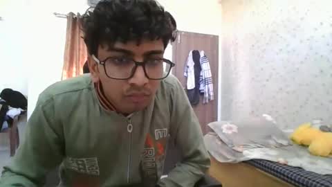 Mask Boy online show from January 2026 04:37:02 AM