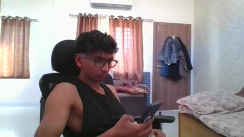 Mask Boy online show from March 2026 04:52:01 AM