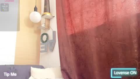 Scarlet  online show from November 2025 07:43:01 PM