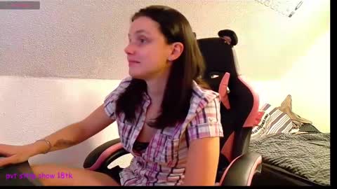 Queeny Kathy  Online at 2030 MEZ Sunday  Wednesday online show from February 2025 08:05:02 PM