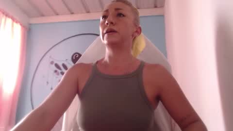 massiel ferreti online show from March 2026 09:00:01 PM