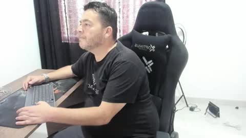 Snapshot of massimo_danger chatting on October 2025 03:24:01 PM massimo_danger online show from October 2025 03:24:01 PM