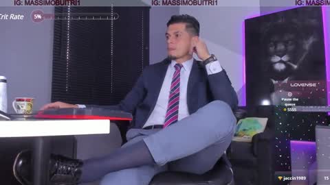 I am Massimo online show from December 2024 10:02:02 PM