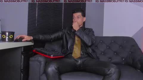 Snapshot of massimo_g chatting on November 2025 12:59:01 PM I am Massimo online show from November 2025 12:59:01 PM