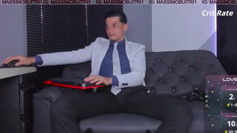 Snapshot of massimo_g chatting on November 2025 09:20:02 PM I am Massimo online show from November 2025 09:20:02 PM