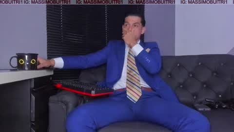 Snapshot of massimo_g chatting on November 2025 11:05:02 AM I am Massimo online show from November 2025 11:05:02 AM