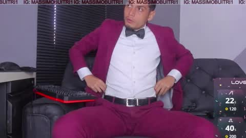 I am Massimo online show from December 2025 12:54:01 PM