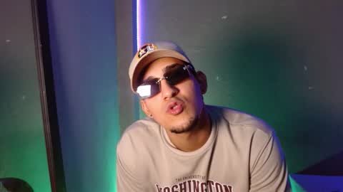 massimo_vidal online show from December 2025 02:31:01 AM