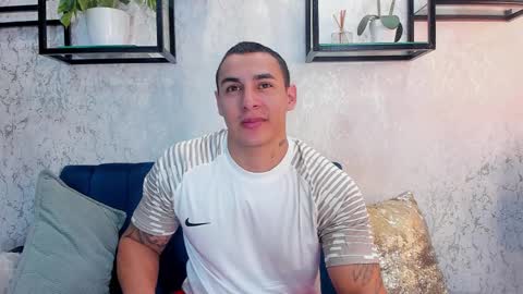 Snapshot of massimocontie_ chatting on February 2025 03:05:02 PM Massimo Contie online show from February 2025 03:05:02 PM
