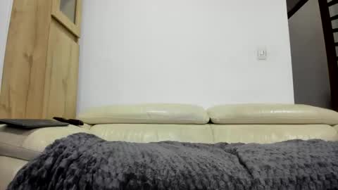 Domi online show from November 2025 10:59:01 AM